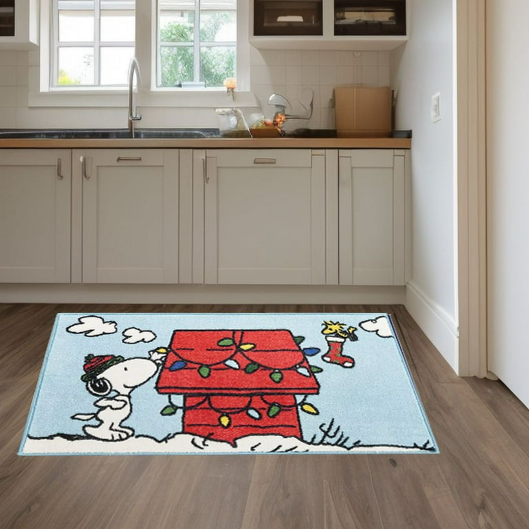 Peanuts Snoopy Woodstock Accent Rug, Christmas Dog House, 18