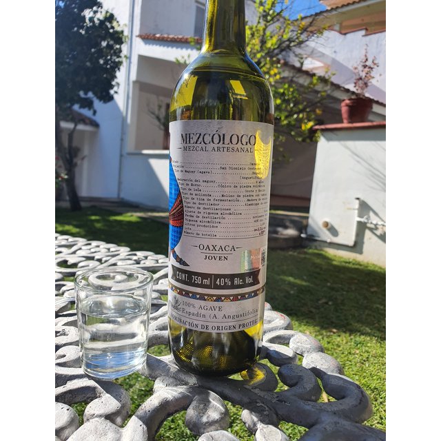 Mezcal Artesanal Mezcólogo Espadín 750ml | Premio de Oro Las Vegas 2022 | Fabricado en San Juan Guelavia, Oaxaca, 40% Alc. Vol. | Tradición Mexicana | BLESSED REMEDY MEZCOLOGO Mezcal
