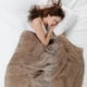 thumbnail image 1 of Manta de franela suave y polar | Ligera y cálida para todas las estaciones | Manta transpirable y con aire acondicionado para sofá, cama o siesta | Regalo decorativo de color liso, 1 of 5