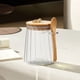 thumbnail image 4 of Tarro de vidrio para guardar hojas de té con cuchara | Recipiente hermético para hierbas, especias y aperitivos | Diseño de vidrio transparente para una fácil visualización | Incluye cuchara medidora, 4 of 5