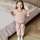 thumbnail image 4 of Conjuntos de blusas y camisas de cuello redondo y manga larga para niños, conjunto de dos piezas de top y pantalones con estampado de letras de invierno, traje informal y cálido de poliéster para niño, 4 of 6