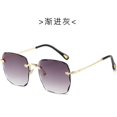 thumbnail image 1 of Lunettes de Soleil Mode 2023 pour Femmes Sans Bordure Carrée Dégradée Protection Uv, 1 of 1