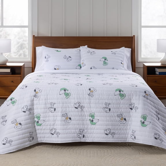 Microfiber Quilt Set with Snoopy and Woodstock Design Twin TwinXL White