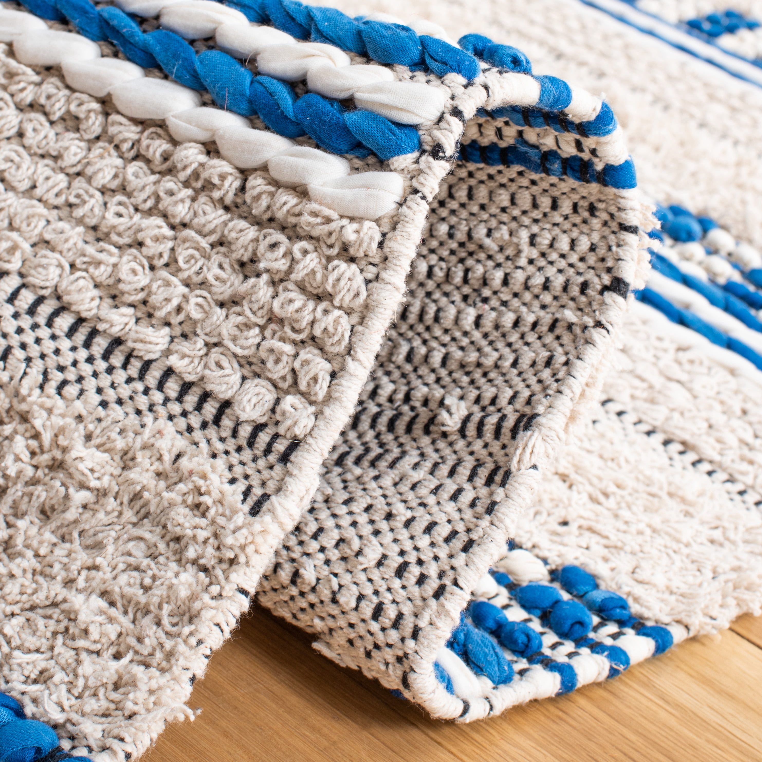 SAFAVIEH Natura Ermintrude Striped Cotton Area Rug, Beige/Navy, 5' x 8'