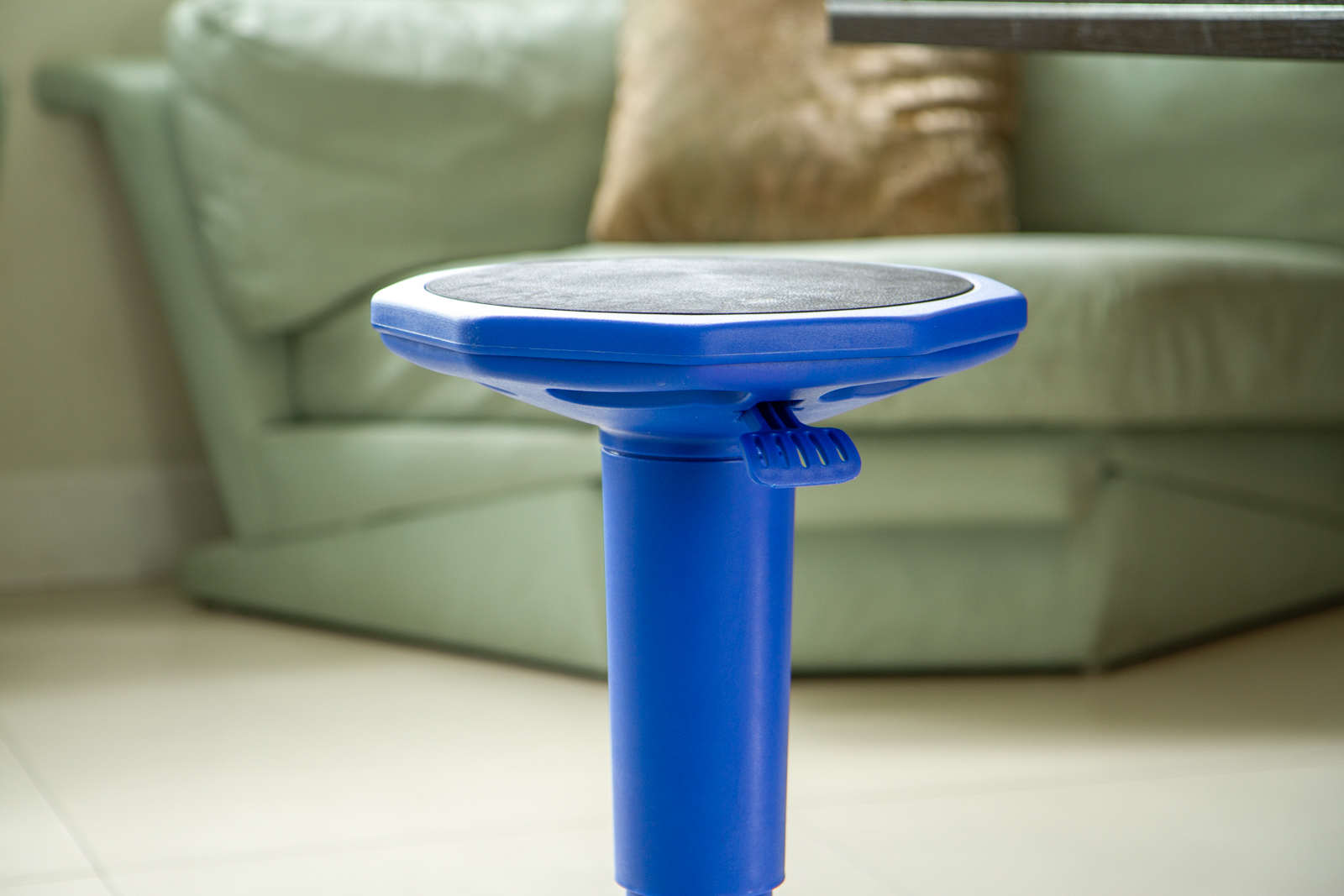 Adjustable Wobble Stool - Middle and High School Students - Flexible Seating For Classrooms - Adjusts From 17" - 23"