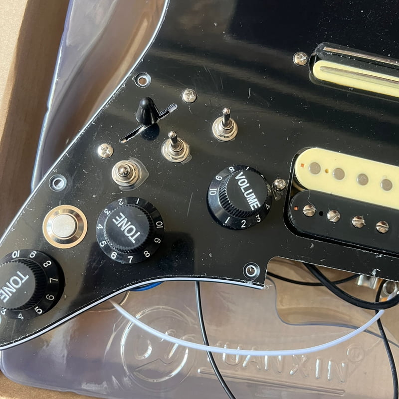 Left-handed SSH Prewired Guitar Strat Pickguard Set with Silent Switch Kill Swith Humbucker Pickups Coil Splitting Switch Multi Switch Harnesses ,For Fender ST Electric Guitar Replacement Part