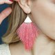 thumbnail image 2 of Pendientes bohemios de hilo sedoso con flecos y borlas, colgantes ligeros con forma de pluma para mujeres y niñas, rosa rosa Ormromra LRWJ272-14, 2 of 6