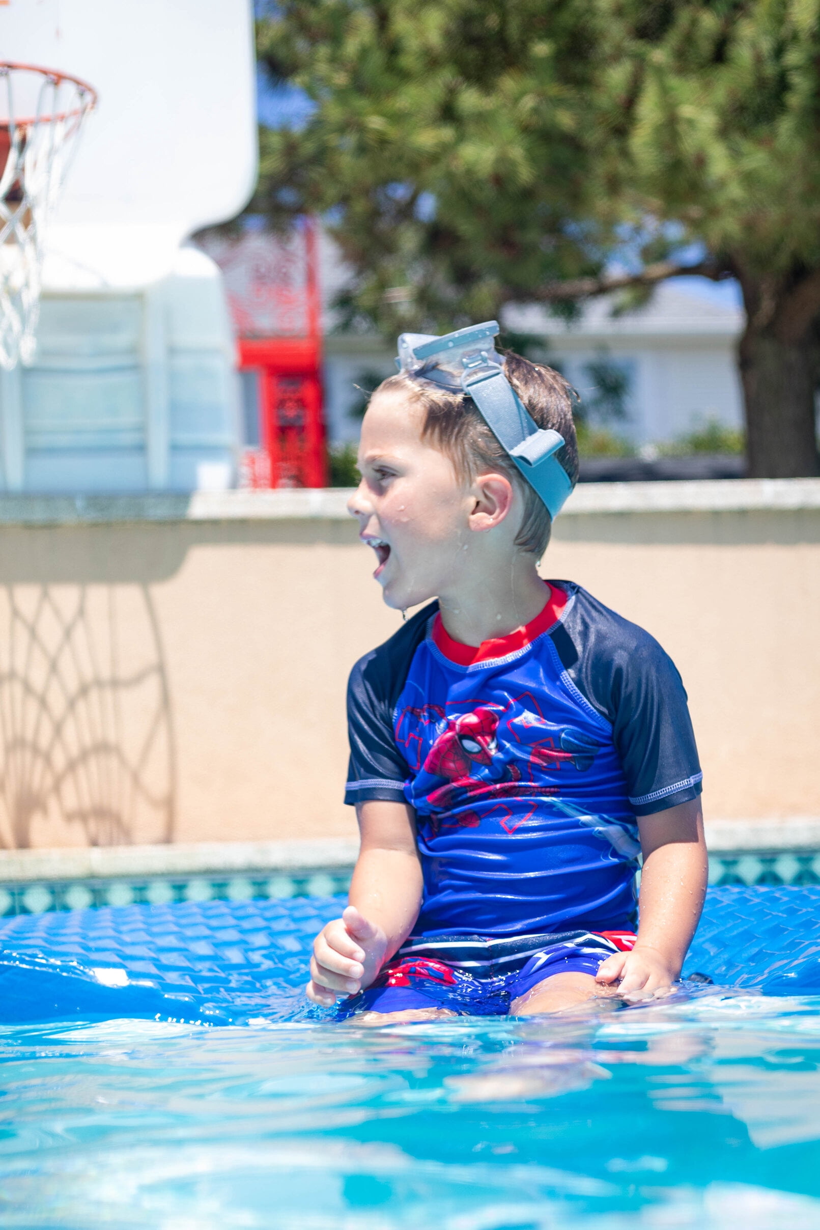 Marvel Blue Quick Drying Pullover Rash Guard & Swim Trunks Outfit Set 14-16(Boy's)