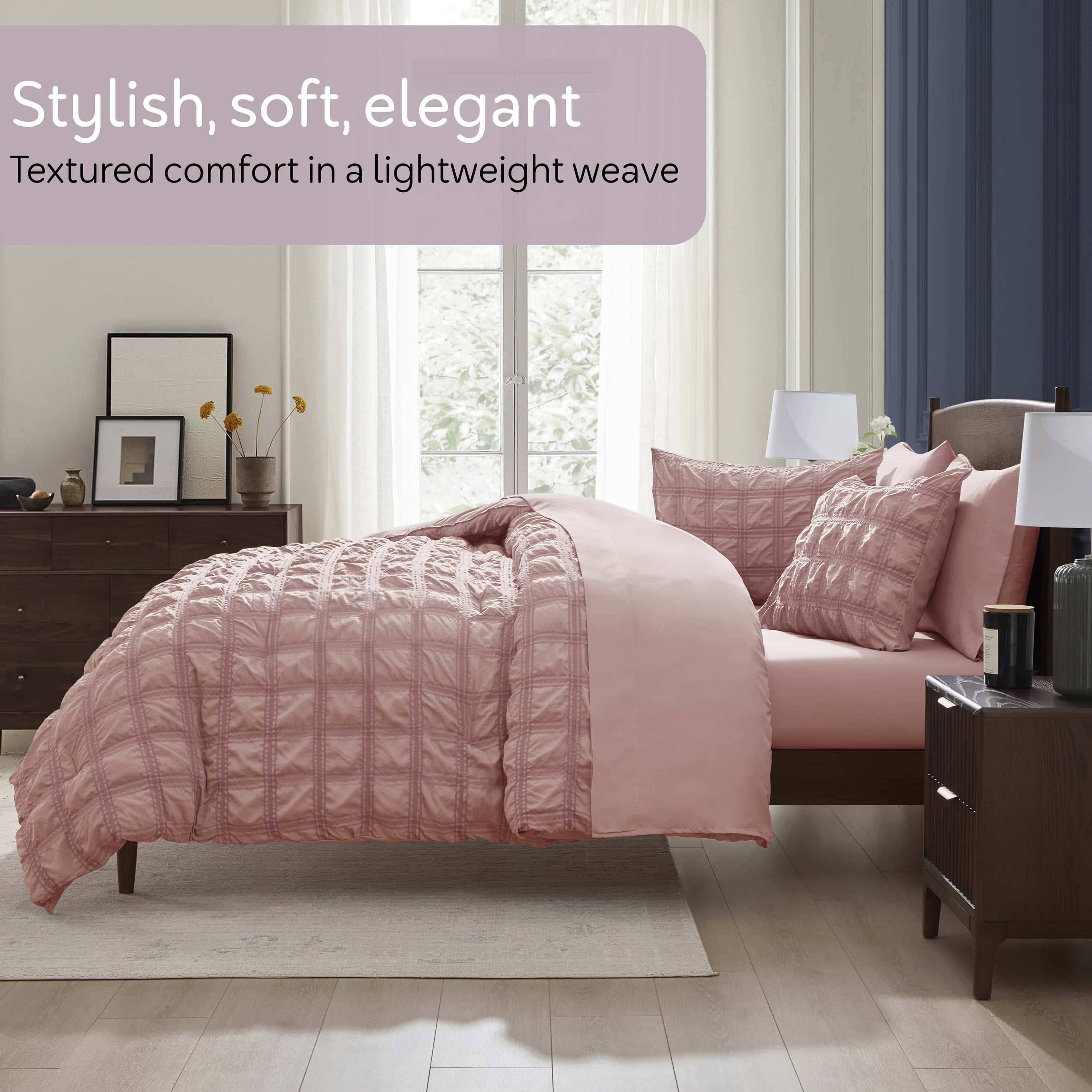 Virtu Queen Comforter Set, Seersucker Queen Size Comforter Set, 7-Pc All Season Bedding Comforter Set, Bali Blush