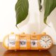 thumbnail image 2 of Reloj de de página de soporte de escritorio de reloj abatible automático digital creativo amarillo 2 Colco Reloj plegable, 2 of 8
