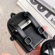 thumbnail image 4 of Lindo estuche para Airpods, estuche de silicona 3D para mochila Airpods con llavero diseñado para AirPods 1 y 2 (negro)-Negro- Sincero Electrónica, 4 of 5