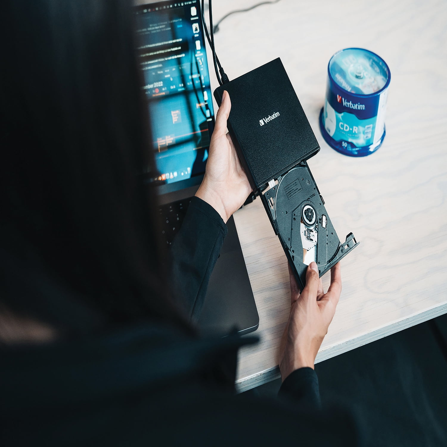 Verbatim External Slimline CD/DVD Writer, USB-A/USB-C