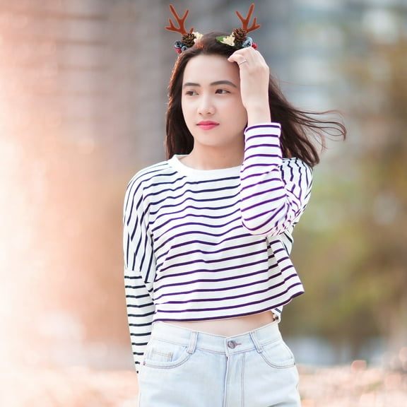 OATIPHO 2Pairs Xmas Hair Clips with Antlers and Berry Elements for Party and Photography Hair Accessories