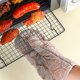 thumbnail image 4 of Juego de guantes de horno aislados engrosados y agarraderas - poliéster resistente al calor, verde/rosa/azul, 10,2x4,7 pulgadas, protege manos y encimeras, 4 of 6