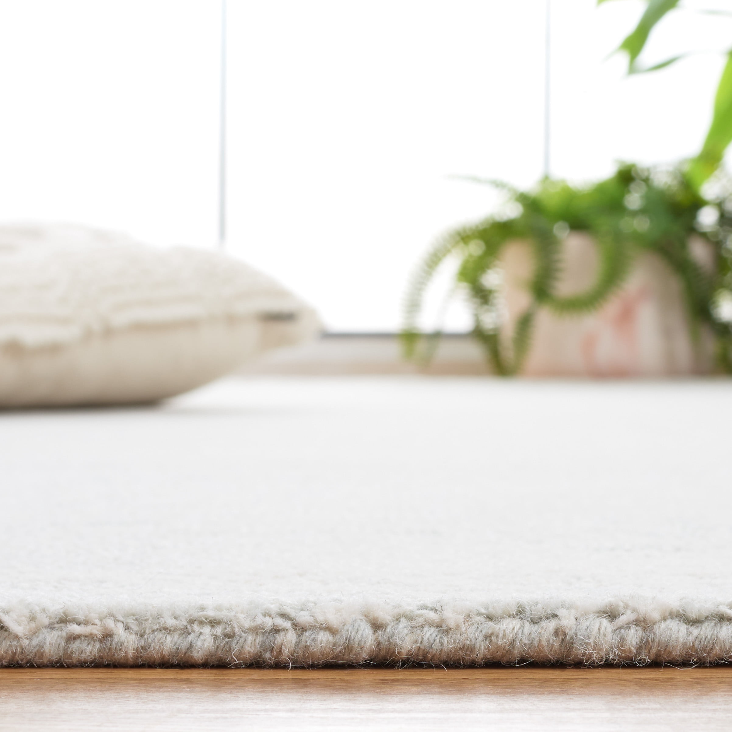 SAFAVIEH Micro-Loop Liana Medallion Area Rug, Light Grey/Ivory, 6' x 6' Square
