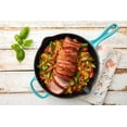 thumbnail image 3 of Sartén redonda exclusiva de hierro fundido esmaltado Le Creuset, 10,25 pulgadas, color oliva, 3 of 5