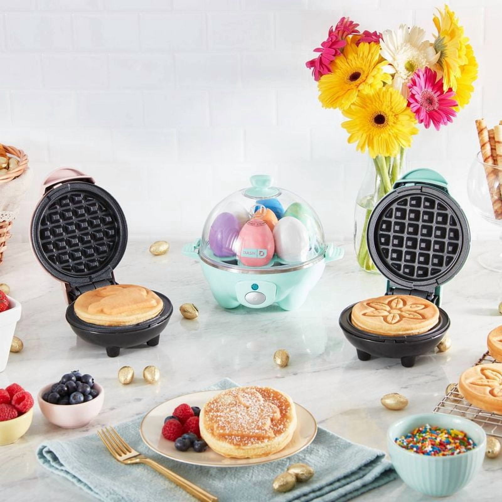 Dash 3-in-1 Every 7-Egg Cooker with Omelet r and Poaching