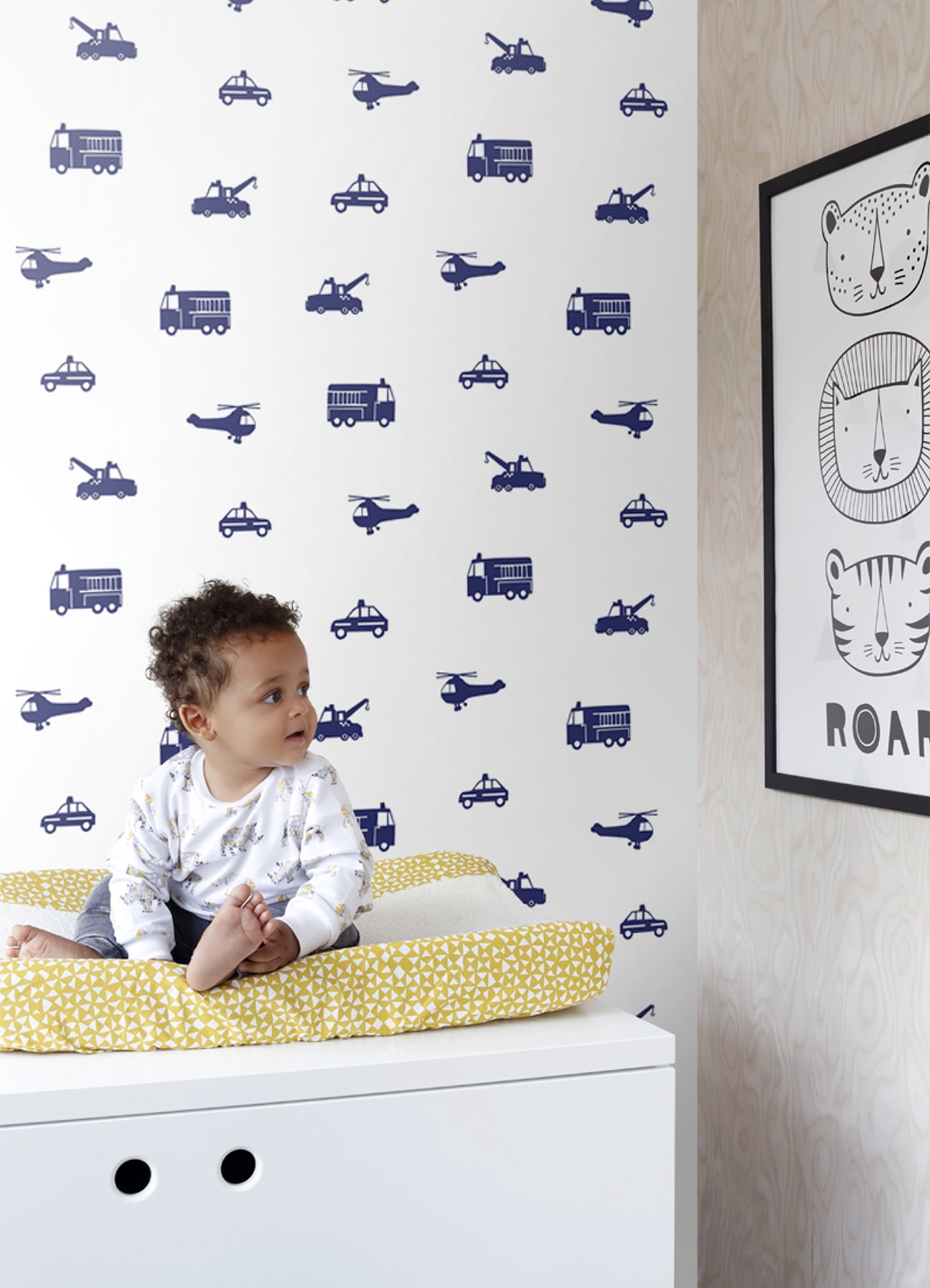 Chesapeake Amira Pink Stars Wallpaper, 20.9-in by 33-ft