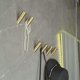 thumbnail image 2 of Juego de 4 ganchos de pared en oro cepillado para servilletas y albornoces., 2 of 5