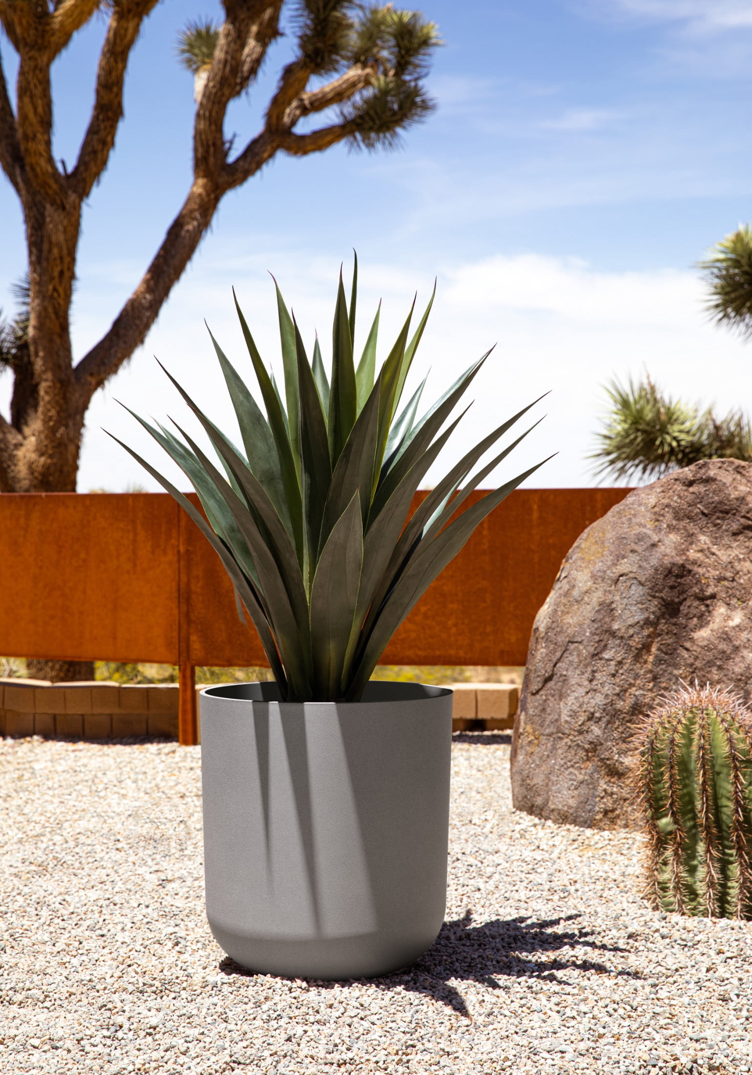 Veradek Mason Series Kona 20" Plastic-Stone Planter - Gray