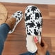 thumbnail image 5 of Sonducket Pantuflas de lona cómodas para mujer de 2 piezas con parte inferior antideslizante, zuecos y mulas de tela suave y cómoda para mujer Calzado vaca 42.1, 5 of 6