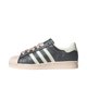 thumbnail image 3 of Zapatillas de tabla ASAdidas Superstar CNY de corte bajo, cómodas y resistentes para deportes al aire libre, para mujer, en negro, dorado y rojo., 3 of 5
