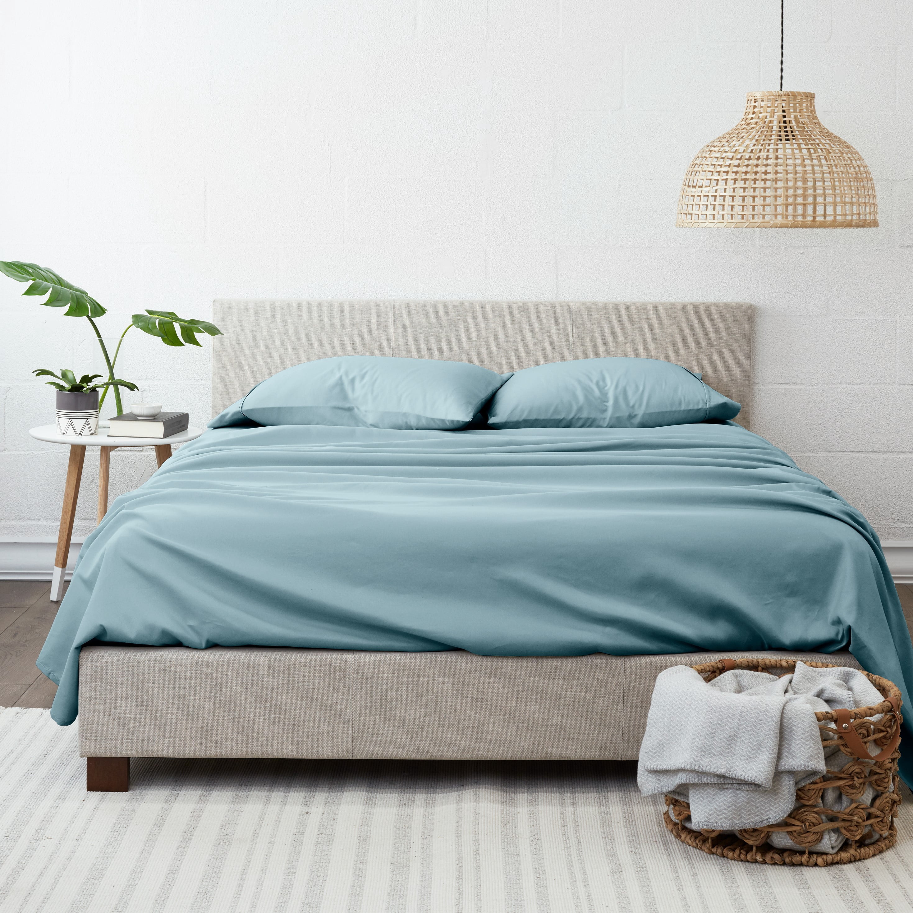 Noble Linens 4 Piece Solid Microfiber Bed Sheet Set, Ocean, TwinXL
