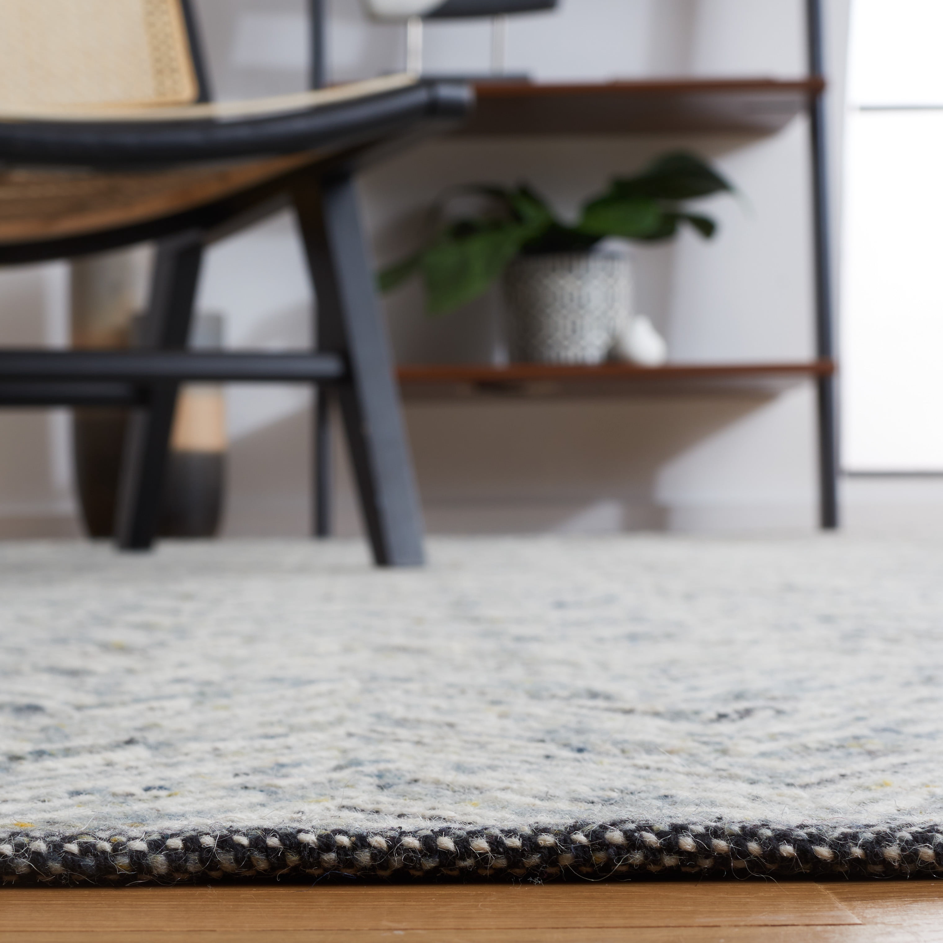Safavieh Kilim Rothesay Chevron Wool Area Rug, Gray, 4' x 6'