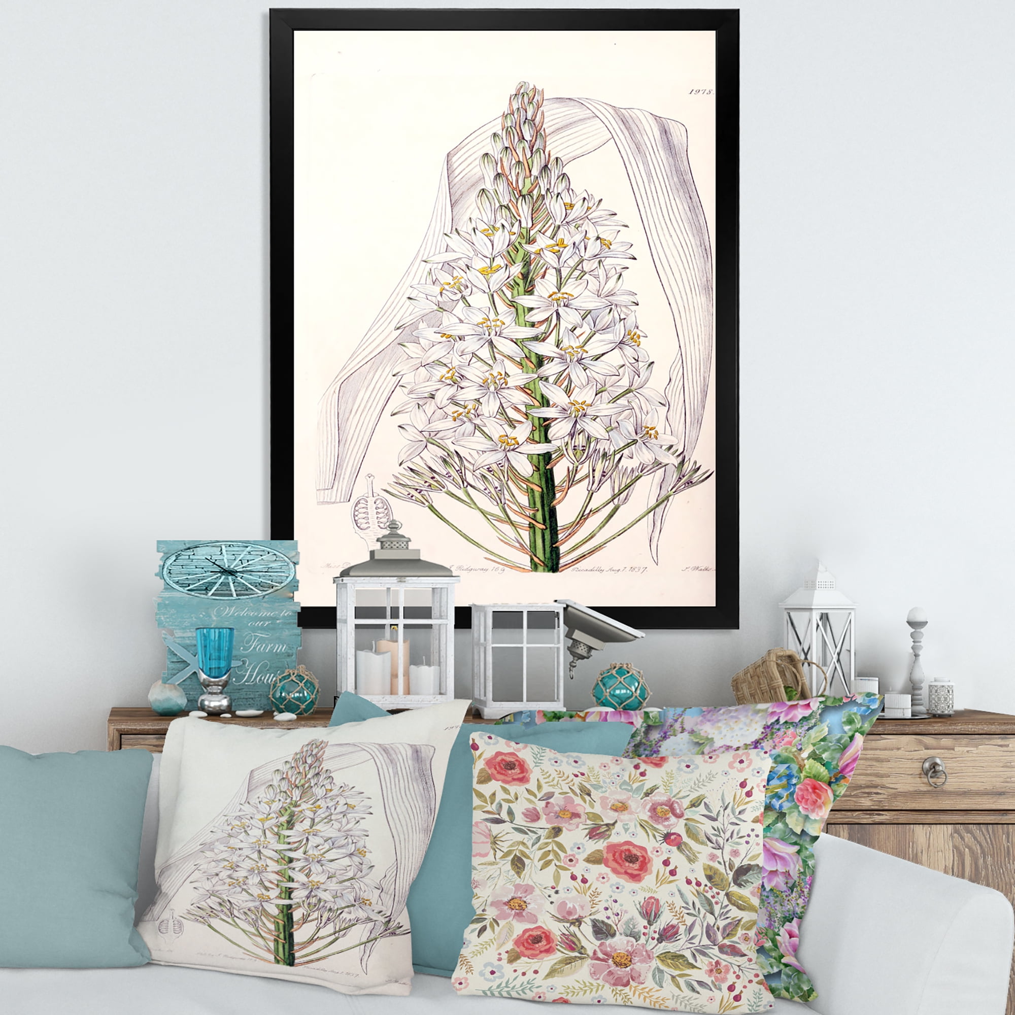 Designart 'White Vintage Orchid I' Traditional Framed Art Print