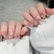 thumbnail image 1 of Press on Nails Short - Boda, Uñas postizas con acabado de gel reutilizables de siete capas, Arte de uñas hecho a mano por manicurista, Juegos de 2, 1 of 5