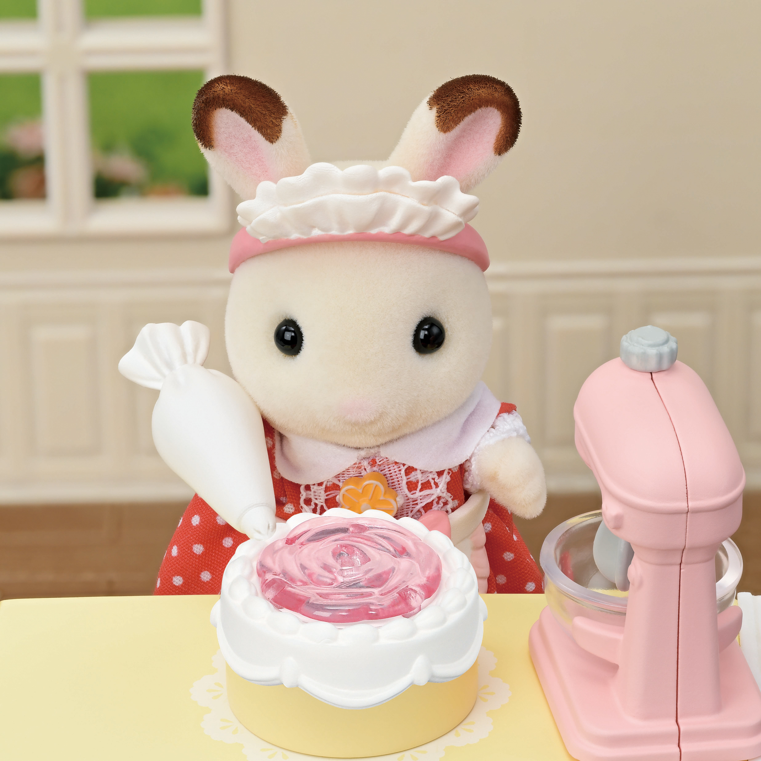 Calico Critters Village Cake Shop Starter Set, Dollhouse Playset with Furniture and Accessories