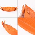 thumbnail image 4 of Paquete de 2 coladores de pasta de silicona con clip, compatibles con sartenes de tamaño universal, material de calidad alimentaria, resistente al calor, color naranja, 4 of 5