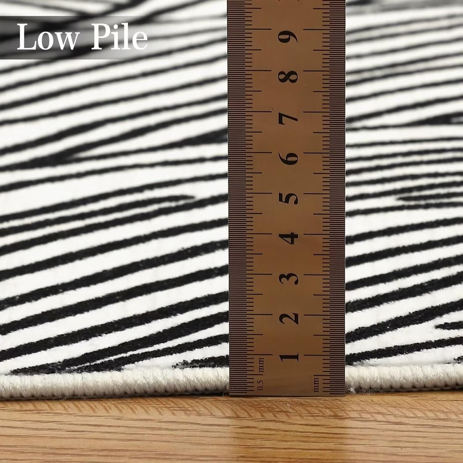 Garvee 6'x9' Area Rug Abstract Lines Print Rug Soft Faux Wool Carpet Indoor Soft Foldable Accent Throw Carpet, Black White
