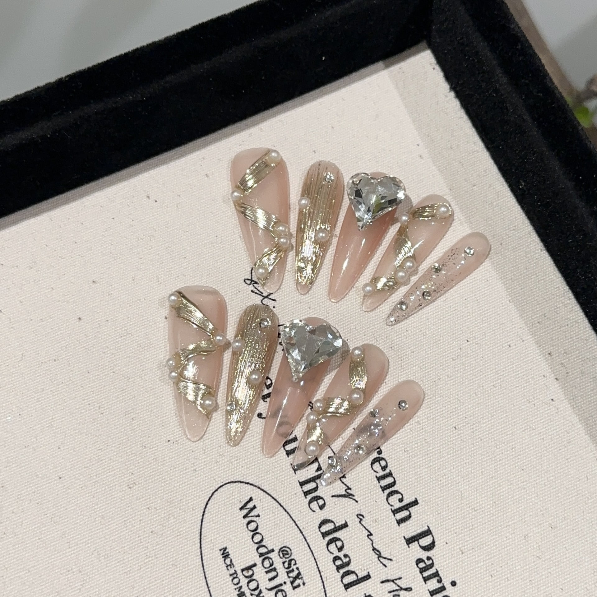 Purely handmade wearing nail pads, high-end transparent pink, gold streamers, nail art, love diamonds, pearls, light luxury temperament, white
