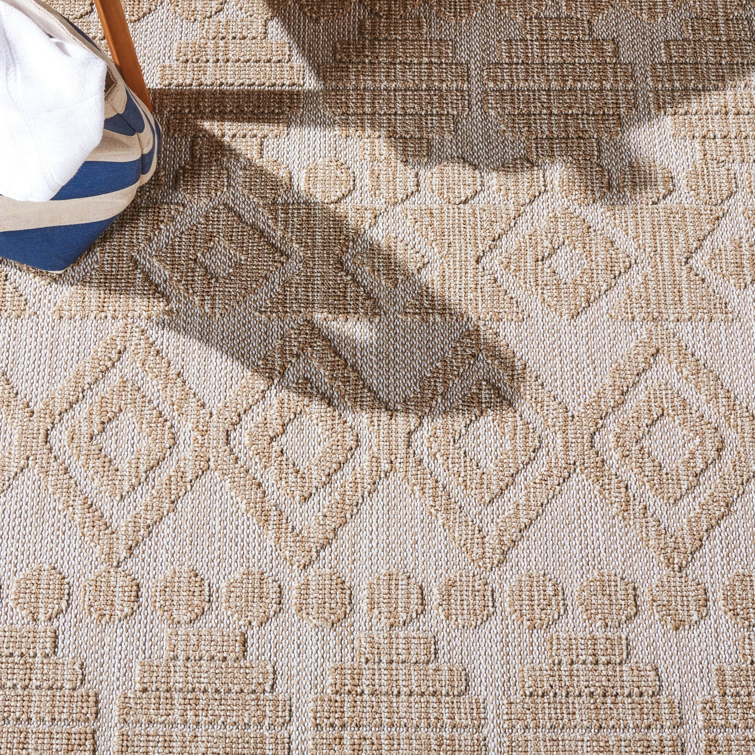 SAFAVIEH Global Anthony Diamond Indoor/Outdoor Area Rug, Beige/Brown, 5'3" x 7'6"