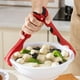 thumbnail image 4 of Pinza de silicona 3 en 1 para levantar tazones y platos | Agarre antideslizante resistente al calor | Utensilio de cocina de doble cabezal para platos calientes | Fácil de usar con una sola mano |, 4 of 6