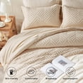 thumbnail image 3 of Juego de edredón Zzlpp tamaño king beige con relieve, 7 piezas, 3 of 8