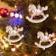 thumbnail image 1 of Adornos navideños, regalos navideños, 6 piezas de carrusel navideño colgante, material de decoración de bola navideña alienígena, colgante de caballo de Troya, 1 of 7