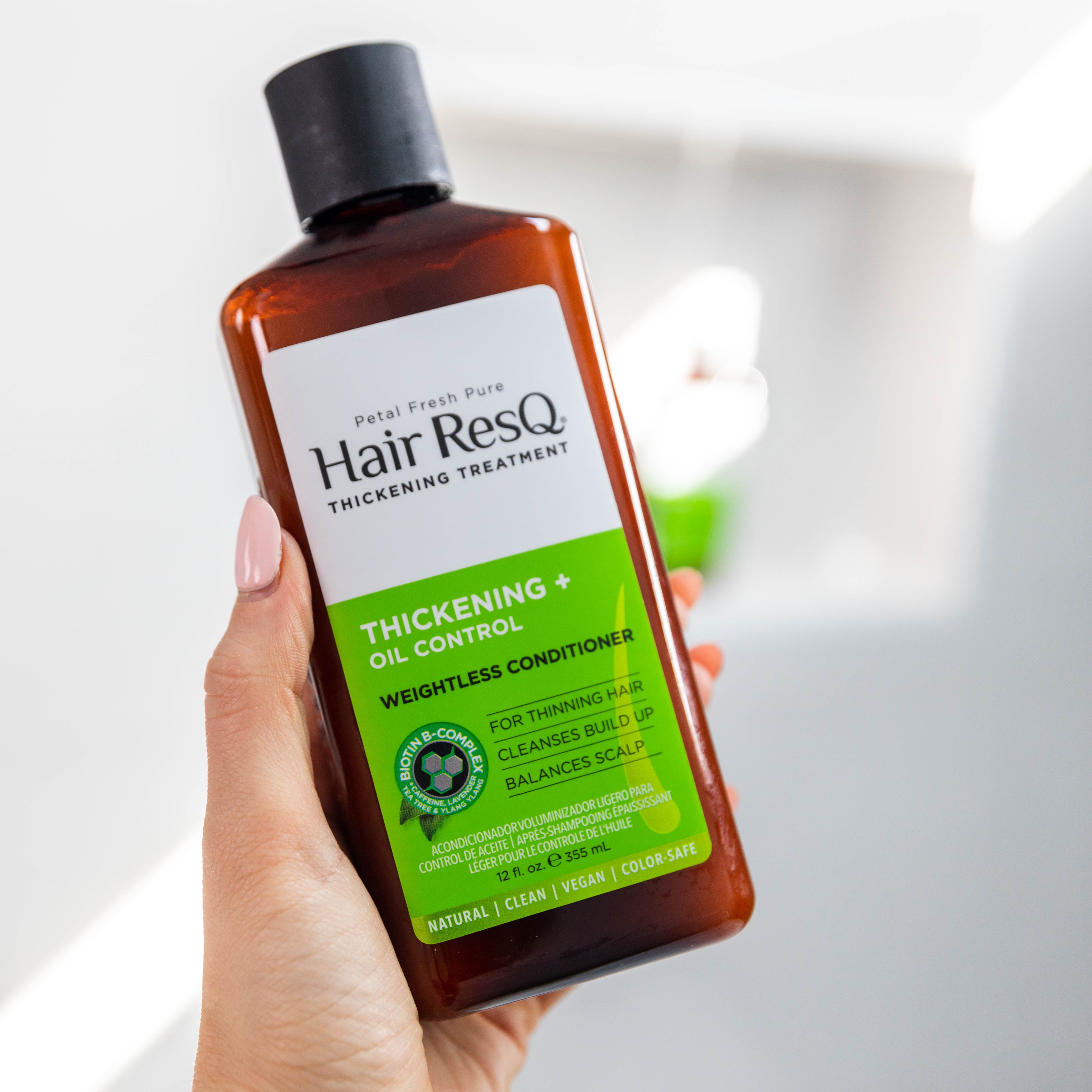 Petal Fresh Pure Hair ResQ Thickening Treatment Oil Control Weightless Conditioner with Biotin, 12 fl oz (355 ml)