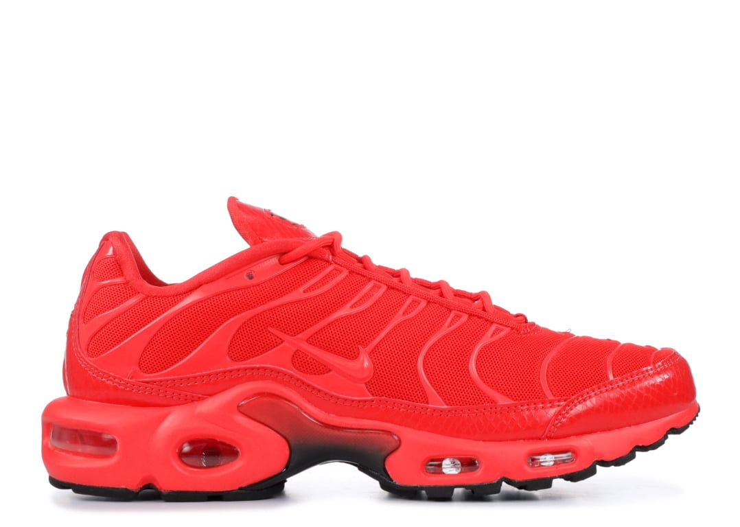 womens black nike air max plus