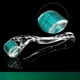 thumbnail image 2 of El rodillo de microagujas de 0,5 mm es ergonómico y fácil de usar para el cuidado del cabello y del cuerpo., 2 of 5