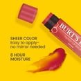 thumbnail image 3 of Bálsamo labial Burt's Bees de larga duración, 2 en 1, dúo Petal Rose, 3 of 4