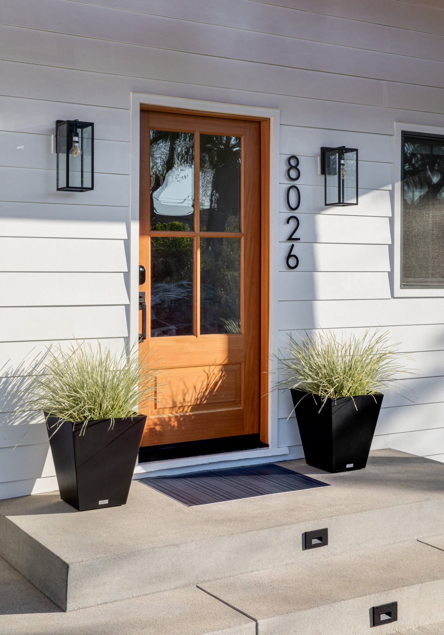 Veradek Pure Series Nobleton 18" Plastic Planter 2-Pack Black