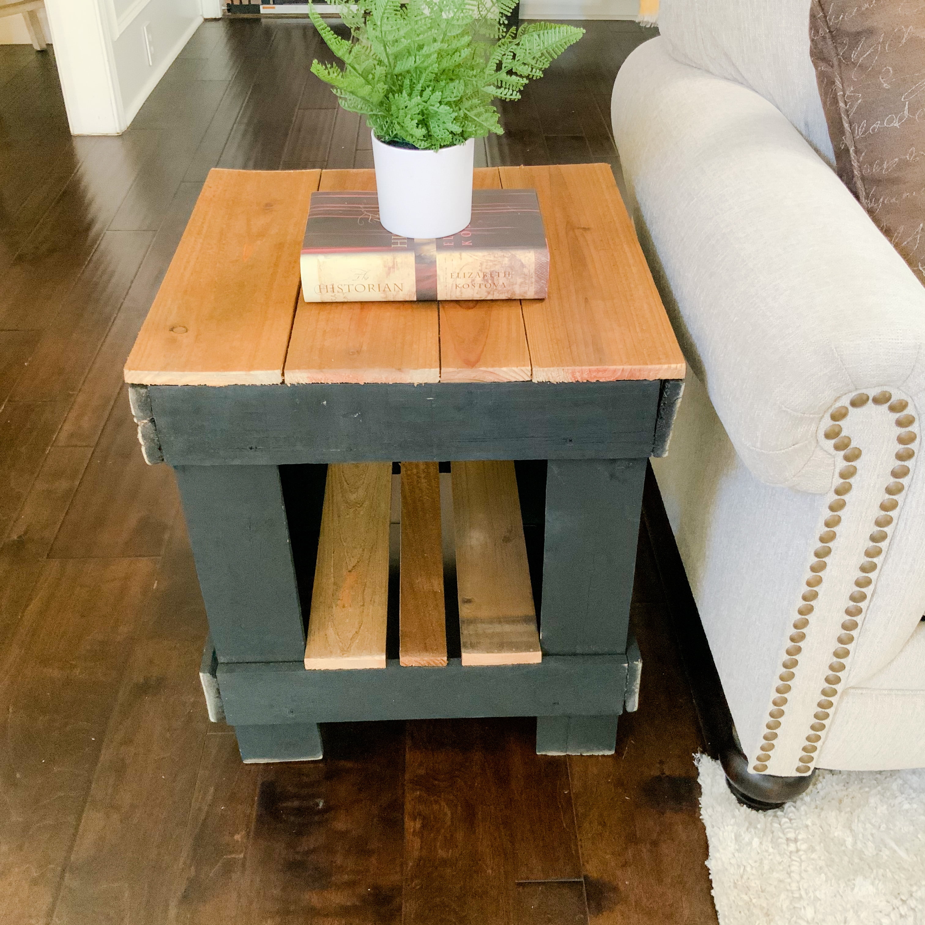 Raven Wood Square End Table, Walnut - Walmart.com