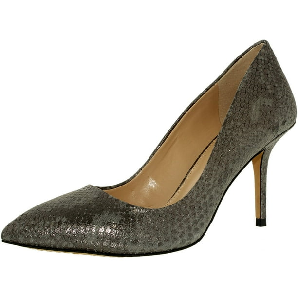 vince camuto peddya ankle chain pump