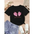 thumbnail image 1 of Bonita camiseta informal y cómoda de cuello redondo con estampado de "DULCE MIEL" y fresas para niña, ideal para primavera y verano. Un regalo perfecto para niñas., 1 of 5
