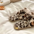 thumbnail image 3 of Pantuflas con estampado de leopardo de Hello Kittys Kawaii Y2k, estilo retro, para chica sexy, para el invierno, cálidas, de algodón y felpa para interiores, 3 of 4