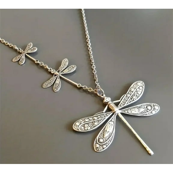 Vintage Dragonfly Pendant Necklace for Women – Retro Boho Charm Jewelry, Nature-Inspired Statement Necklace, Elegant Gift for Her