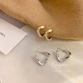 thumbnail image 5 of Pendientes geométricos de Metal para mujer, diseño de nicho, sensación Premium, temperamento, pendientes delicados, 5 of 5