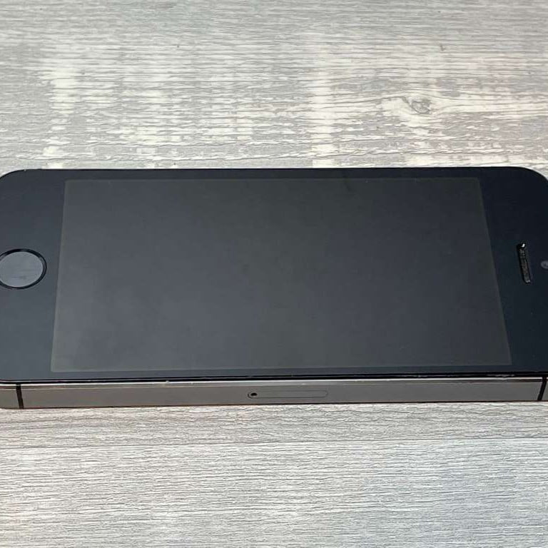 Pre-Owned Apple iPhone 5s 16GB Unlocked GSM 4G LTE Dual-Core Phone w/ 8MP Camera - Space Gray